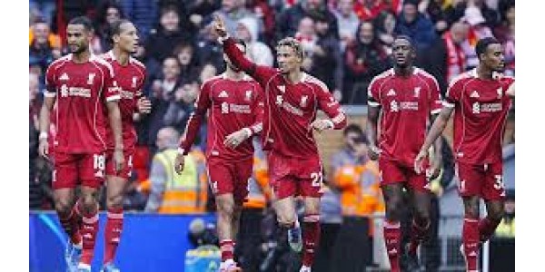 Liverpool besiegte Everton zu Hause mit 2-1.